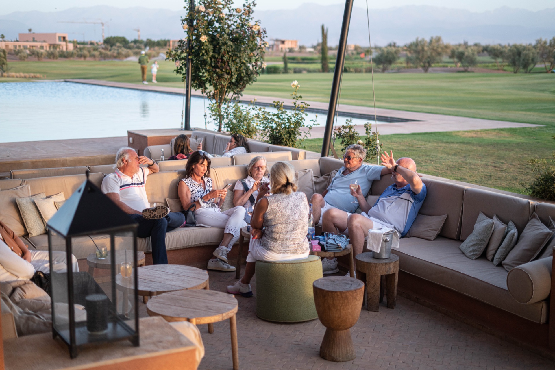 Lounge night golf
